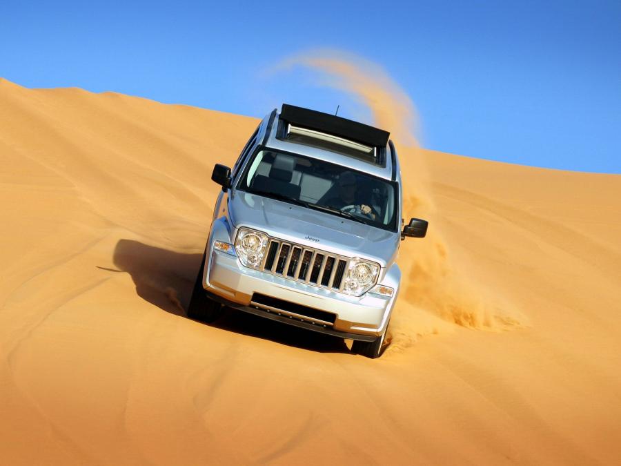  Jeep Cherokee Limited 3.7L (KK) 2007 года  (фото 15 из 31)